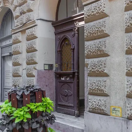 Apartment Deluxe Izabella In The Center Of