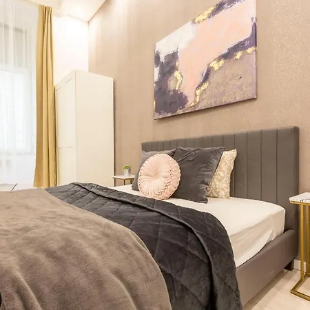 Apartment Deluxe Izabella In The Center Of